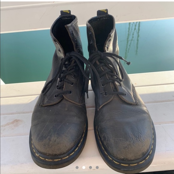 Doc Martens Classic Black Boots - Picture 2 of 4